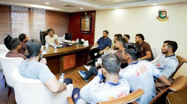 অবশেষে বিসিবির পরিচালক হয়ে তামিমকে নিয়ে অবশ্বাস্য মন্তব্য করলো বিসিবি, উঠলো আলোচনার ঝড়
