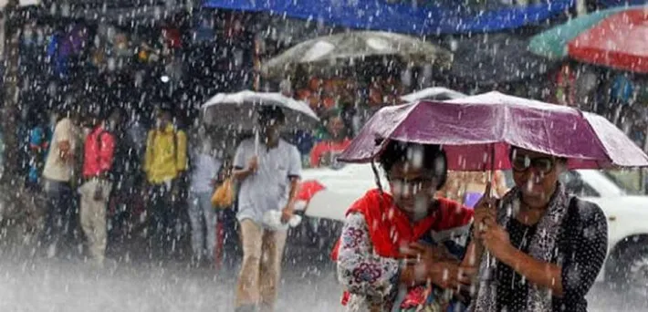 চলমান বৃষ্টি নিয়ে বিশাল দুঃসংবাদ জানালো আবহাওয়া অধিদপ্তর
