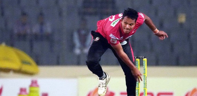 মাঠে ফিরেই আগুন ঝড়া বোলিং করলেন সাইফুদ্দিন