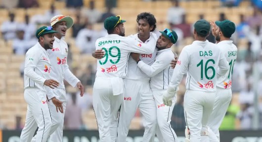 তুমুল লড়াইয়ে মধ্যাহ্ন বিরতেতে ভারত, দেখেনিন সর্বশেষ স্কোর
