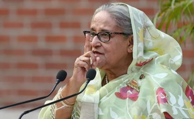 ভারতে কেনাকাটা করতে গিয়ে চরম বিপাকে পড়লেন শেখ হাসিনা
