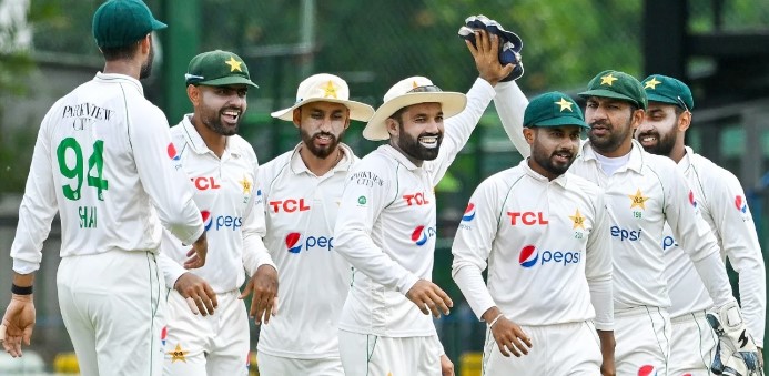 একাধিক চমক দিয়ে ইংল্যান্ড সিরিজের জন্য পাকিস্তানের টেস্ট স্কোয়াড ঘোষণা
