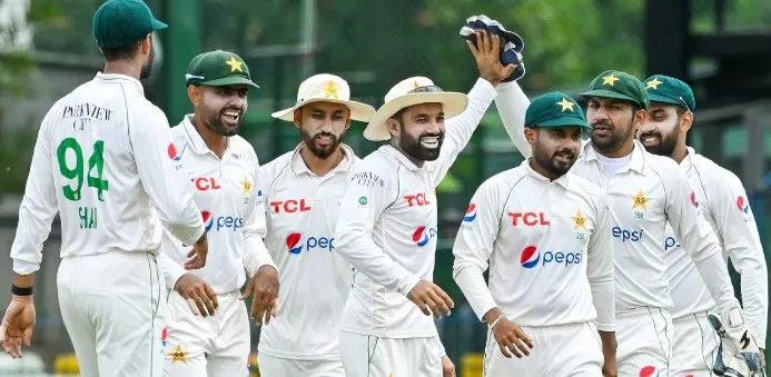 একাধিক চমক দিয়ে ইংল্যান্ড সিরিজের জন্য পাকিস্তানের টেস্ট স্কোয়াড ঘোষণা
