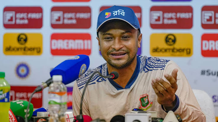 সাকিবের হয়ে অবশেষে সাবেক ক্রিকেটেররা বিসিবির কাছে যে অনুরোধ করলেন