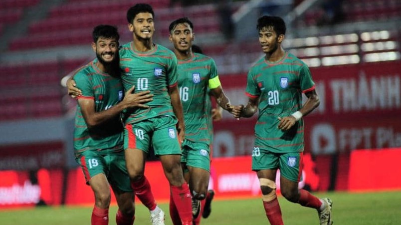 চরম উত্তেজনা ছড়িয়ে শেষ হলো বাংলাদেশের হাইভোল্টেজ ম্যাচ, দেখেনিন ফলাফল

