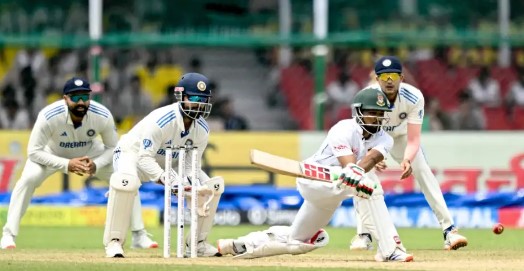 ৪র্থ দিনের খেলা শুরু, মাঠে নেমেই চরম বিপাকে টাইগাররা, দেখেনিন সর্বশেষ স্কোর