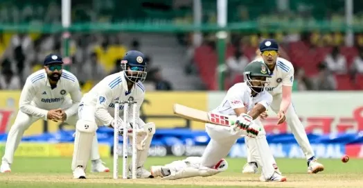 ৪র্থ দিনের খেলা শুরু, মাঠে নেমেই চরম বিপাকে টাইগাররা, দেখেনিন সর্বশেষ স্কোর