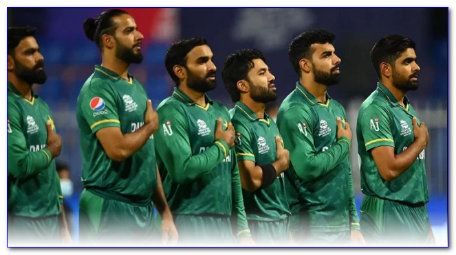 এইমাত্র পাওয়া : হঠাৎ করেই অবসরের ঘোষণা দিলেন পাকিস্তানের জনপ্রিয় ক্রিকেটার