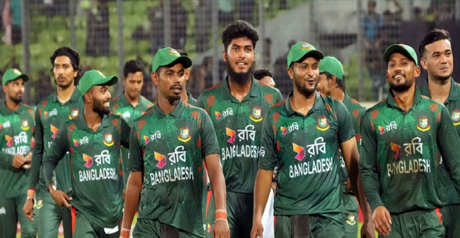কপাল পুড়লো টি-২০, ওয়ানডে ও টেস্ট দলের সাবেক অধিনায়কের