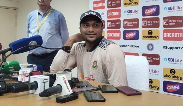 ব্রেকিং নিউজ: বিসিবি নয় অন্য এক শক্তি কাজে লাগিয়ে দেশে ফিরবেন সাকিব
