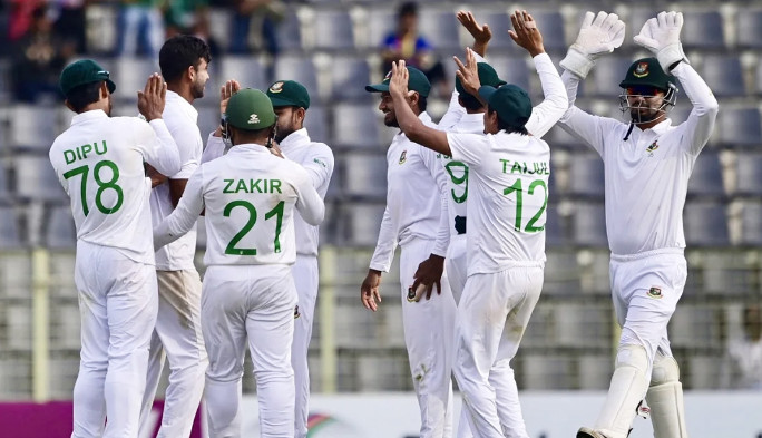 দ:আফ্রিকাকে মাঝারী রানের টার্গেট দিল বাংলাদেশ
