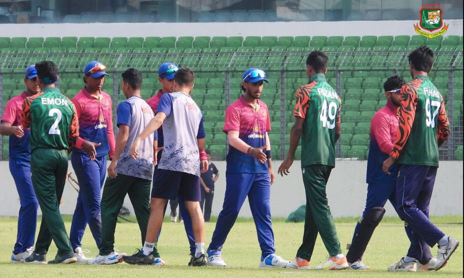 হাড্ডাহাড্ডি লড়াইয়ে এইমাত্র শেষ হলো বাংলাদেশের ম্যাচ,জেনেনিন ফলাফল