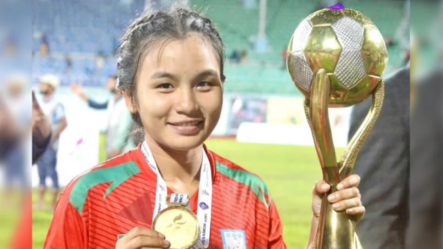 বাংলাদেশ ইতিহাসে এই প্রথম : চ্যাম্পিয়ন ঋতুপর্ণাকে নিয়ে ইউরোপের দুটি ক্লাব থেকে আসলো বিশেষ প্রস্তাব