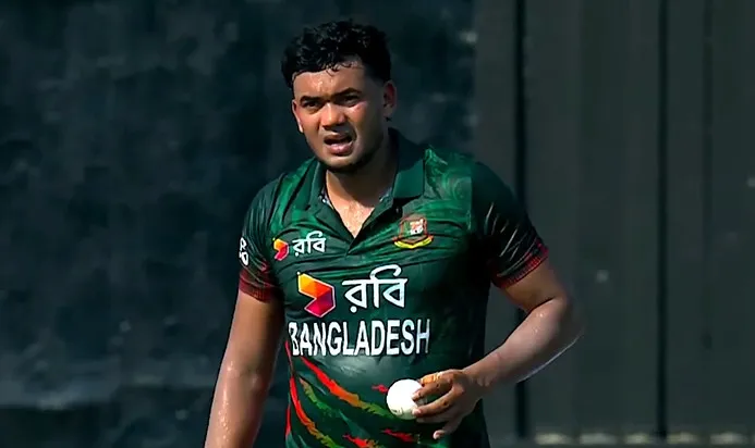 w,w,w, শুরুতেই উইকেট তুলে নিলো তাসকিন, দেখেনিন সর্বশেষ স্কোর