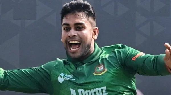 ৫৪ বছরের ক্রিকেট ইতিহাস পাল্টে দিলেন মিরাজ