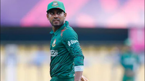 ১৯ বছরের ইতিহাস পাল্টে এক ম্যাচে একাধিক বিশ্ব রেকর্ড গড়লেন মিরাজ
