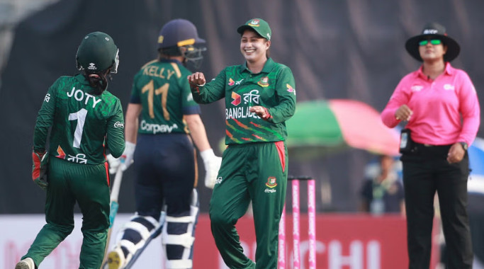 চার ছক্কার ঝড় তুলে দুর্দান্ত বোলিংয়ের পরও বাংলাদেশকে মাঝাড়ি রানের টার্গেট দিল আয়ারল্যান্ড