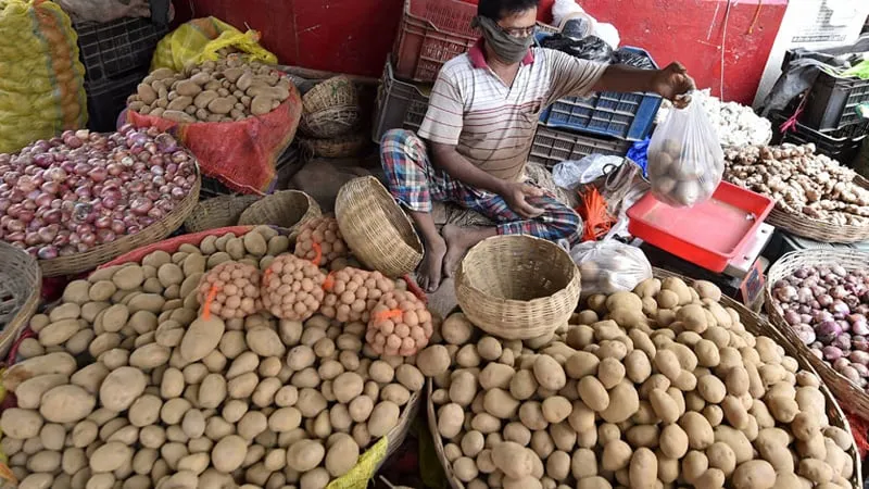 ব্রেকিং নিউজ : হঠাৎ এক লাফে যত টাকা কমলো আলুর দাম