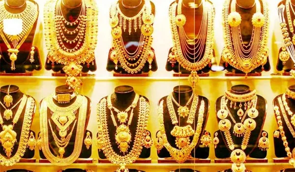আজ ১০/১২/২০২৪ তারিখ, দেখেনিন আজকের ১৮ ক্যারেট, ২১ ক্যারেট, ২২ ক্যারেট সোনা ও রুপার দাম
