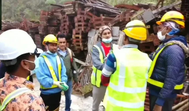 প্রবাসে যেতে চান, দারুন সুখবর : ৯০ হাজার কর্মী নেবে,,,,,,,,,