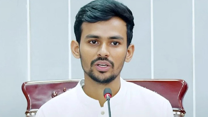 ব্রেকিং নিউজ : গ্রে*ফ*তার নিয়ে মুখ খুললেন উপদেষ্টা আসিফ মাহমুদ