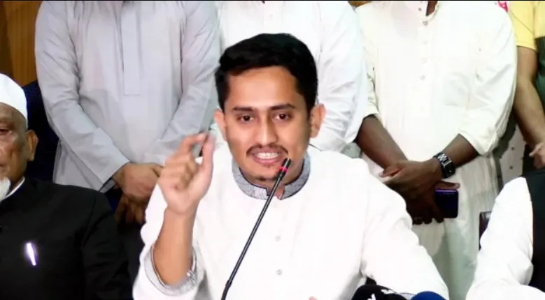 প্রধান উপদেষ্টা ড. ইউনূসকে নিয়ে যে মন্তব্য করে দেশ জুড়ে আলোচনার ঝড় তুললেন : সারজিস