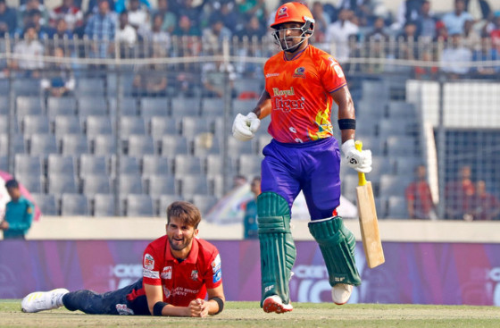 অল্পের জন্য ২ শত হলো না, বরিশালকে বিশাল রানের টার্গেট দিল রাজশাহী