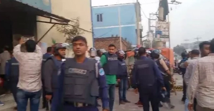 থ ম থ মে পরিস্থিতি : থানায় হা ম লা, এবং ভা ঙচু র, আসামিকে..........
