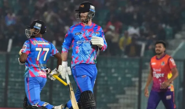 ক্যাচ মিসের মহড়া দেখালো রাজশাহী, বিশাল রানের টার্গেট দিলো চিটাগং কিংস