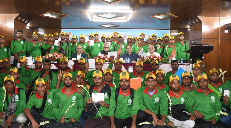রাজি হয়েছে মালয়েশিয়া, বাংলাদেশি কর্মীদের জন্য যে সুখবর