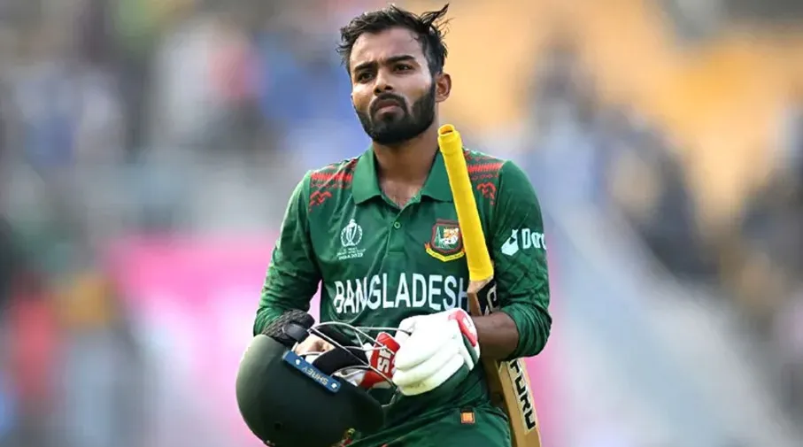 ফেসবুকে রহস্যময় স্ট্যাটাস দিলেন তাওহীদ হৃদয়