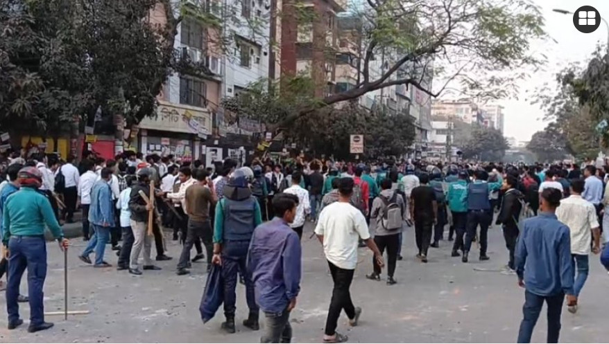 শিক্ষার্থীদের সংঘর্ষে রণক্ষেত্র সায়েন্সল্যাব