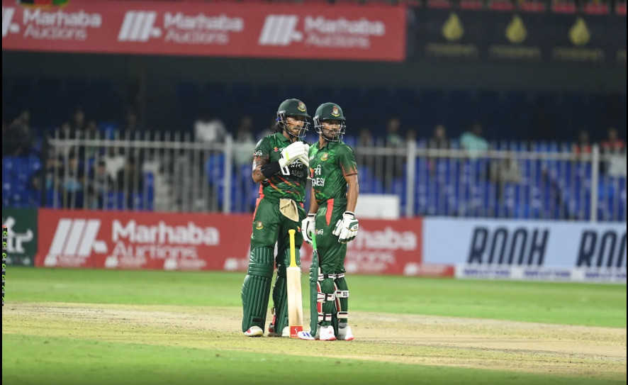 ২১ ওভার শেষ,৩ উইকেট হারিয়েছে বাংলাদেশ, দেখেনিন সর্বশেষ স্কোর