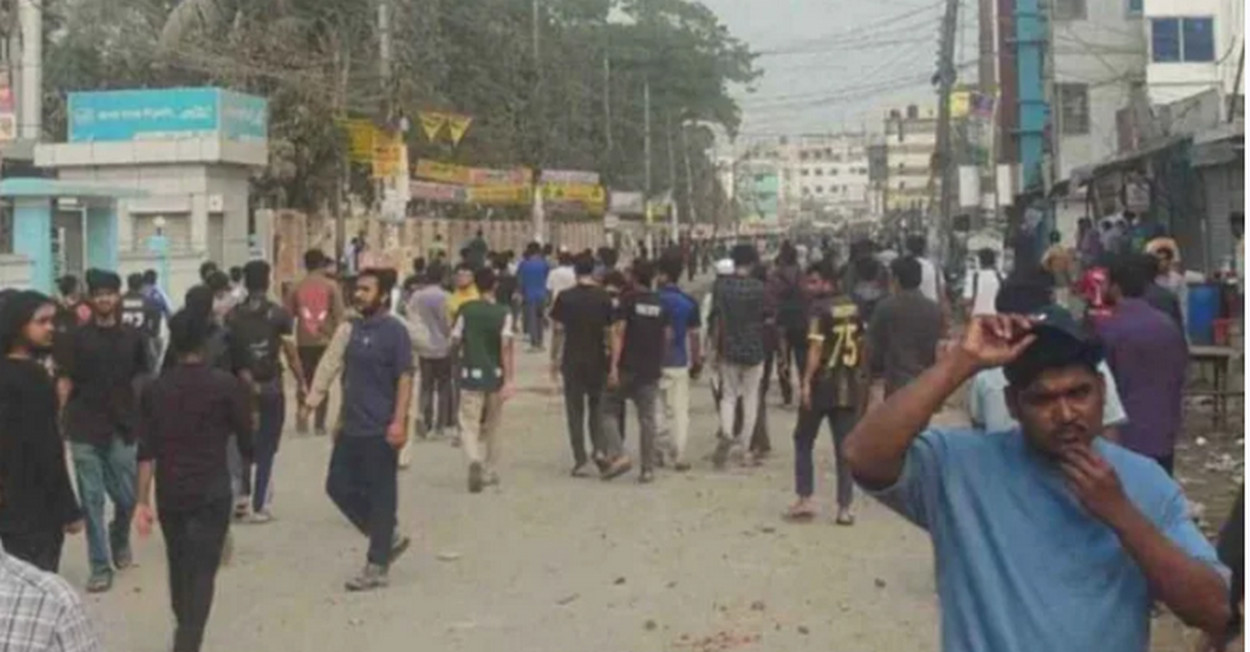 ছাত্রদল ও সাধারণ শিক্ষার্থীদের সংঘর্ষে রণক্ষেত্র কুয়েট