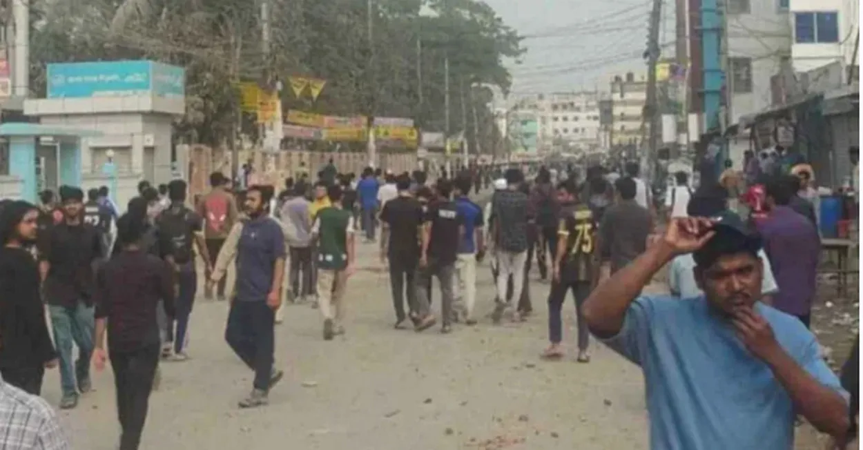 ছাত্রদল ও সাধারণ শিক্ষার্থীদের সংঘর্ষে রণক্ষেত্র কুয়েট