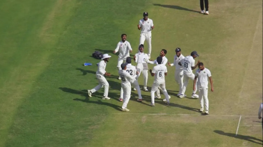 অবাক করা কায়দায় আউট,অবাক ক্রিকেট বিশ্ব