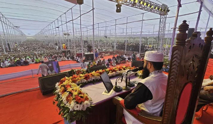 মিজানুর রহমান আজহারীর মাহফিল থেকে ৮ নারী আটক