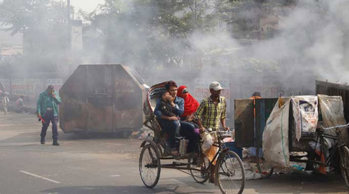 আজ ঢাকার অবস্থা ভয়াবহ খারাপ