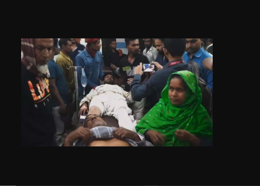 বিএনপি অফিসে বোমা হামলা, আহত ৩