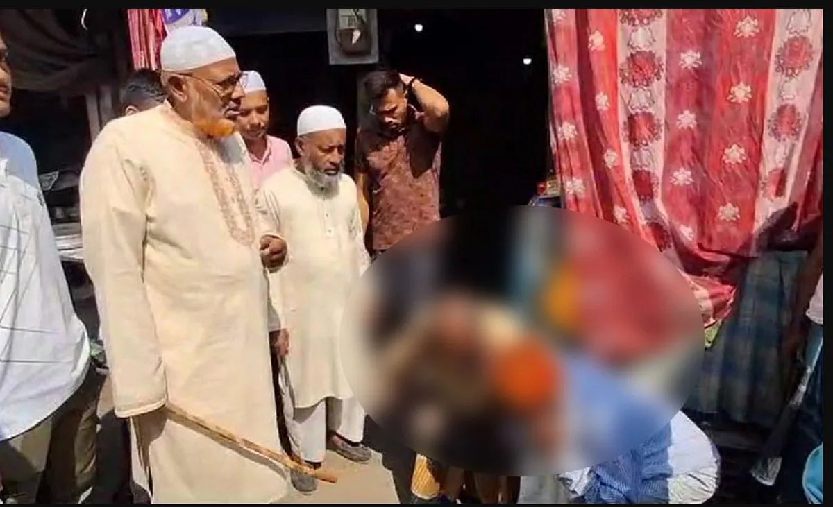 রোজা না রাখায় বৃদ্ধকে কান ধরিয়ে উঠবস