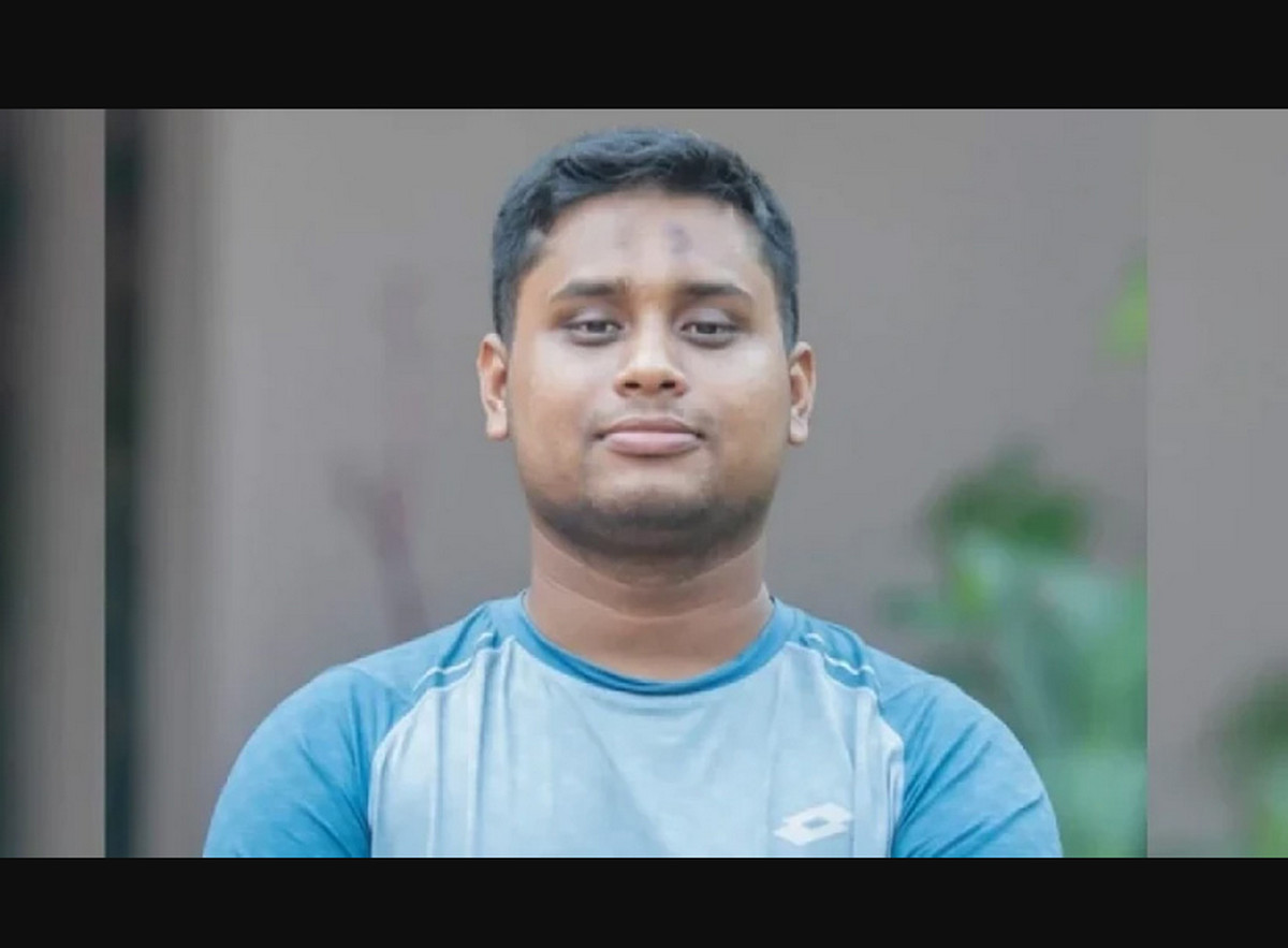 শাহবাগ নিয়ে ফেসবুক স্ট্যাটাসে যা বললেন হাসনাত