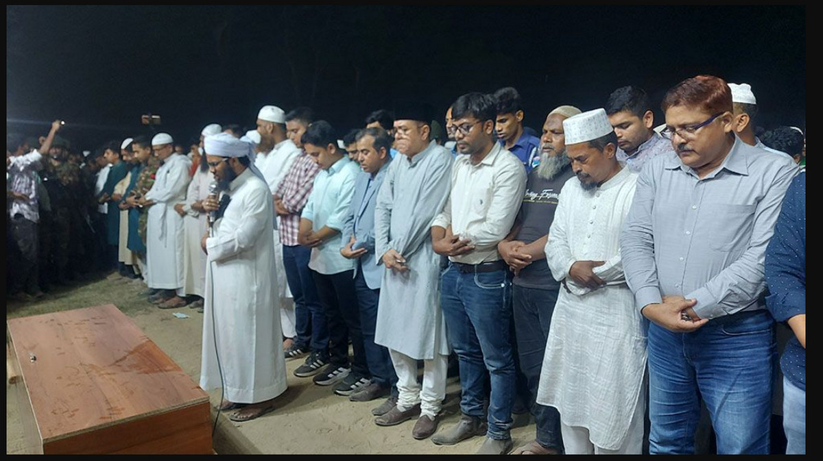 হাসনাত সারজিসের কাঁধে শি শু আছিয়ার লা শ