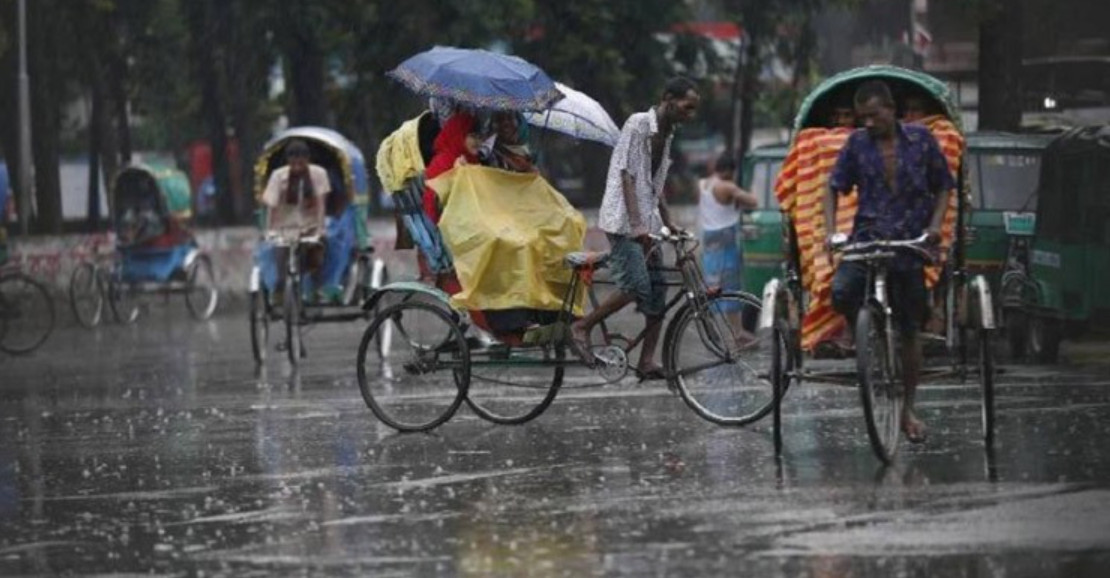 আজ দুপুরের মধ্যে দেশের যেসব জায়গায় বজ্রসহ বৃষ্টি হতে পারে
