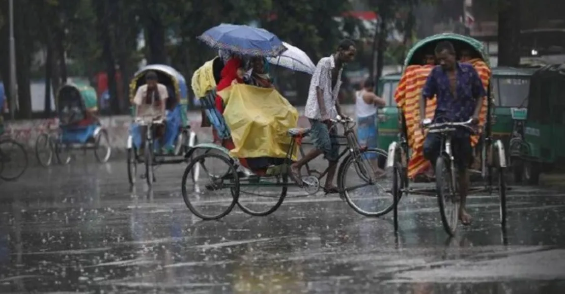আজ দুপুরের মধ্যে দেশের যেসব জায়গায় বজ্রসহ বৃষ্টি হতে পারে