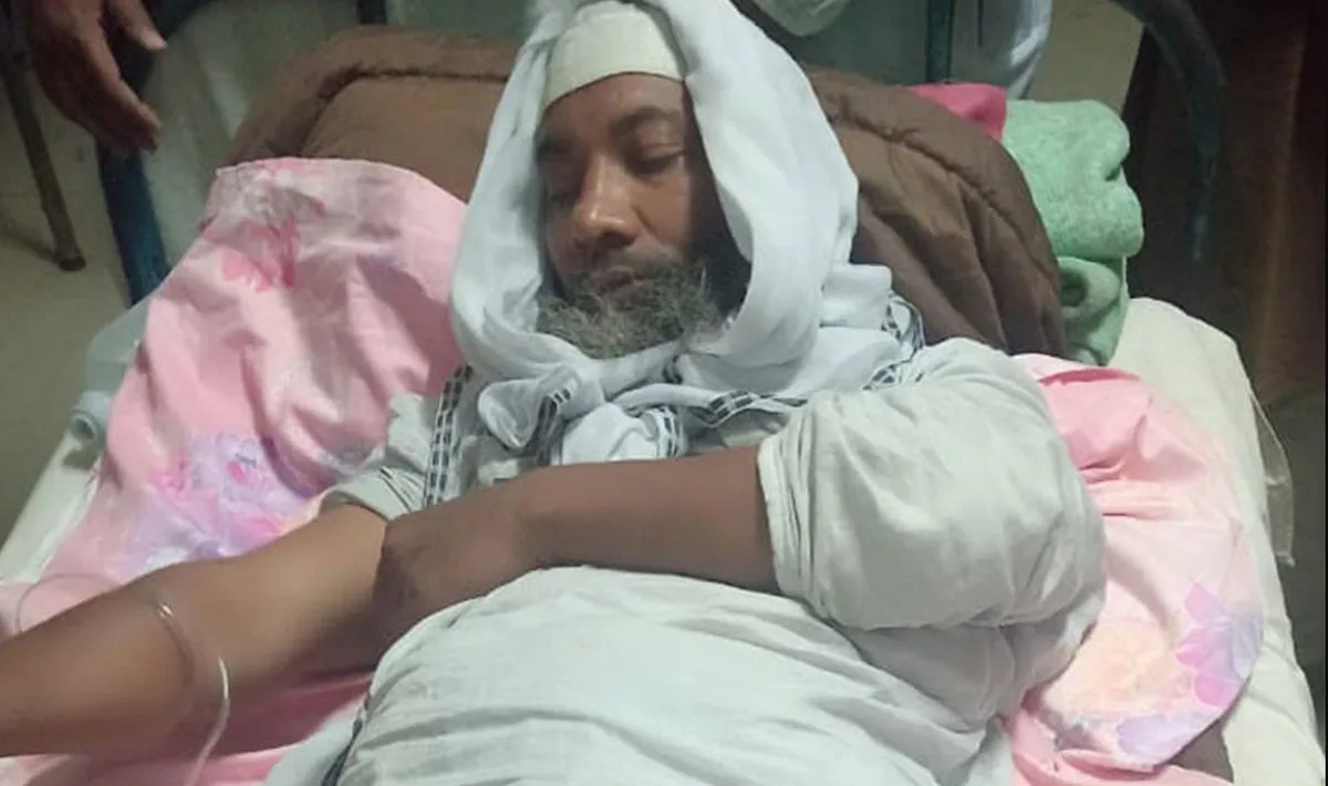 তারাবিতে ভুল, ইমামকে মেরে হাসপাতালে পাঠালো মুসল্লি