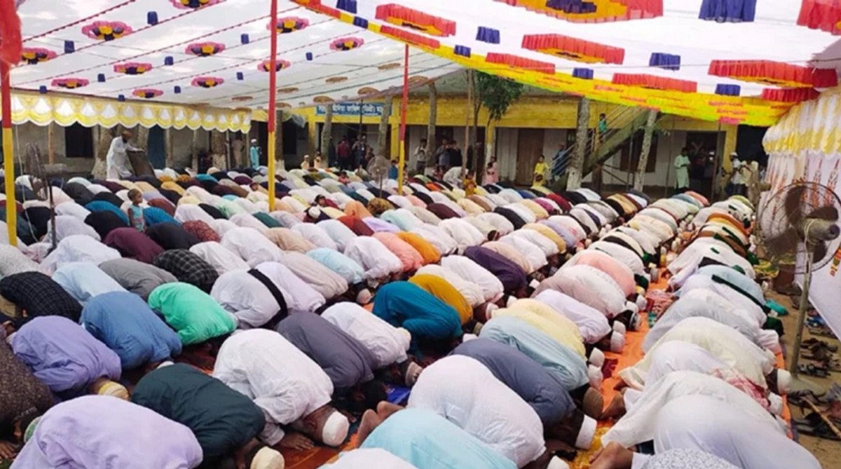 আজ দেশের যে সকল জায়গায় ঈদ পালন করছে