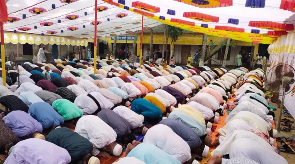 আজ দেশের যে সকল জায়গায় ঈদ পালন করছে