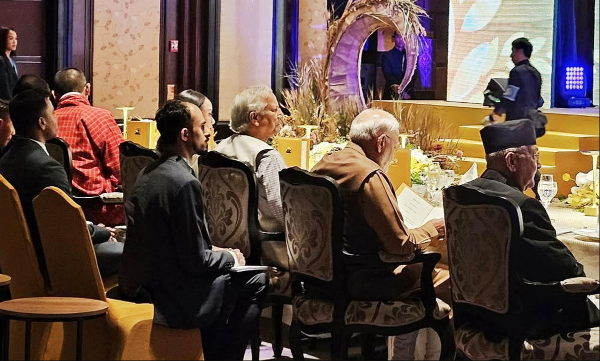 ড. ইউনূস ও মোদির পাশাপাশি বসা ছবি ভাইরাল, সামাজিক মাধ্যমে আলোচনার ঝড়