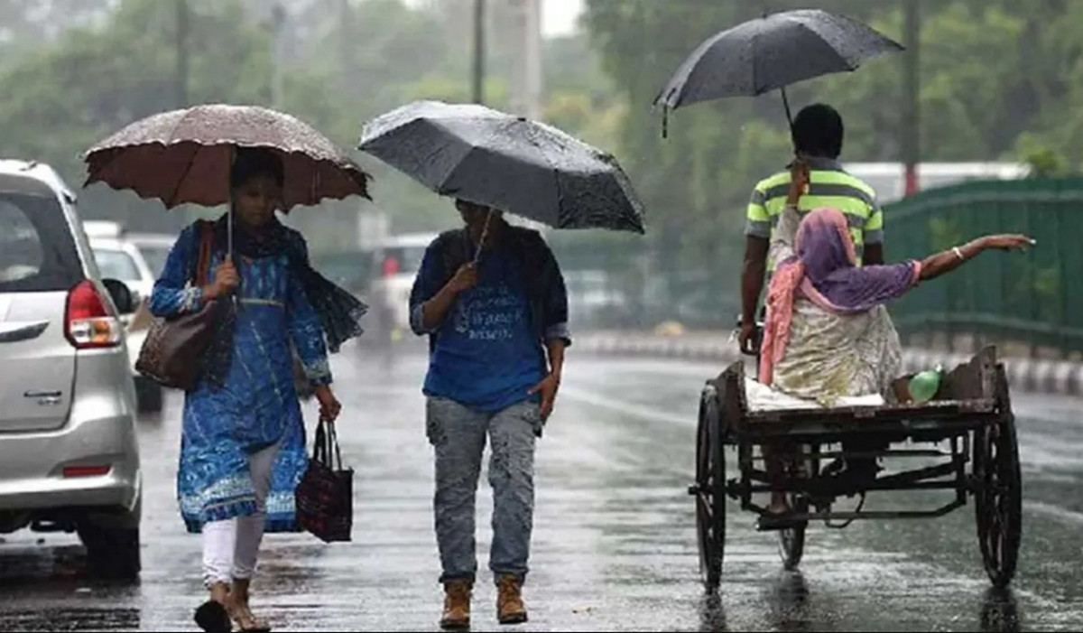 রাতে ঢাকাসহ ১০ জেলায় ঘণ্টায় ৬০ কিমি বেগে ঝড়ের সম্ভাবনা
