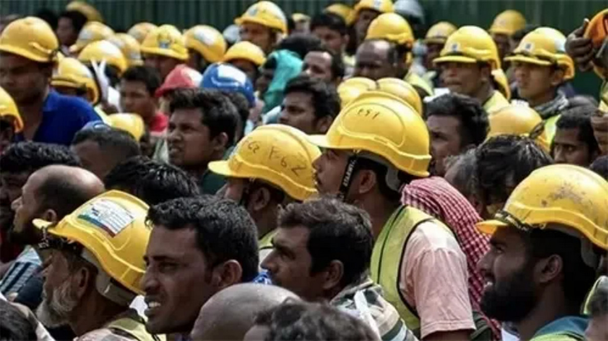 প্রবাসী শ্রমিকদের নিয়ে পুরনো খেলা আবার শুরু